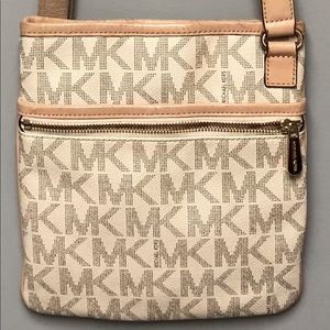 ⛔️SOLD⛔️ Michael Kors Crossbody